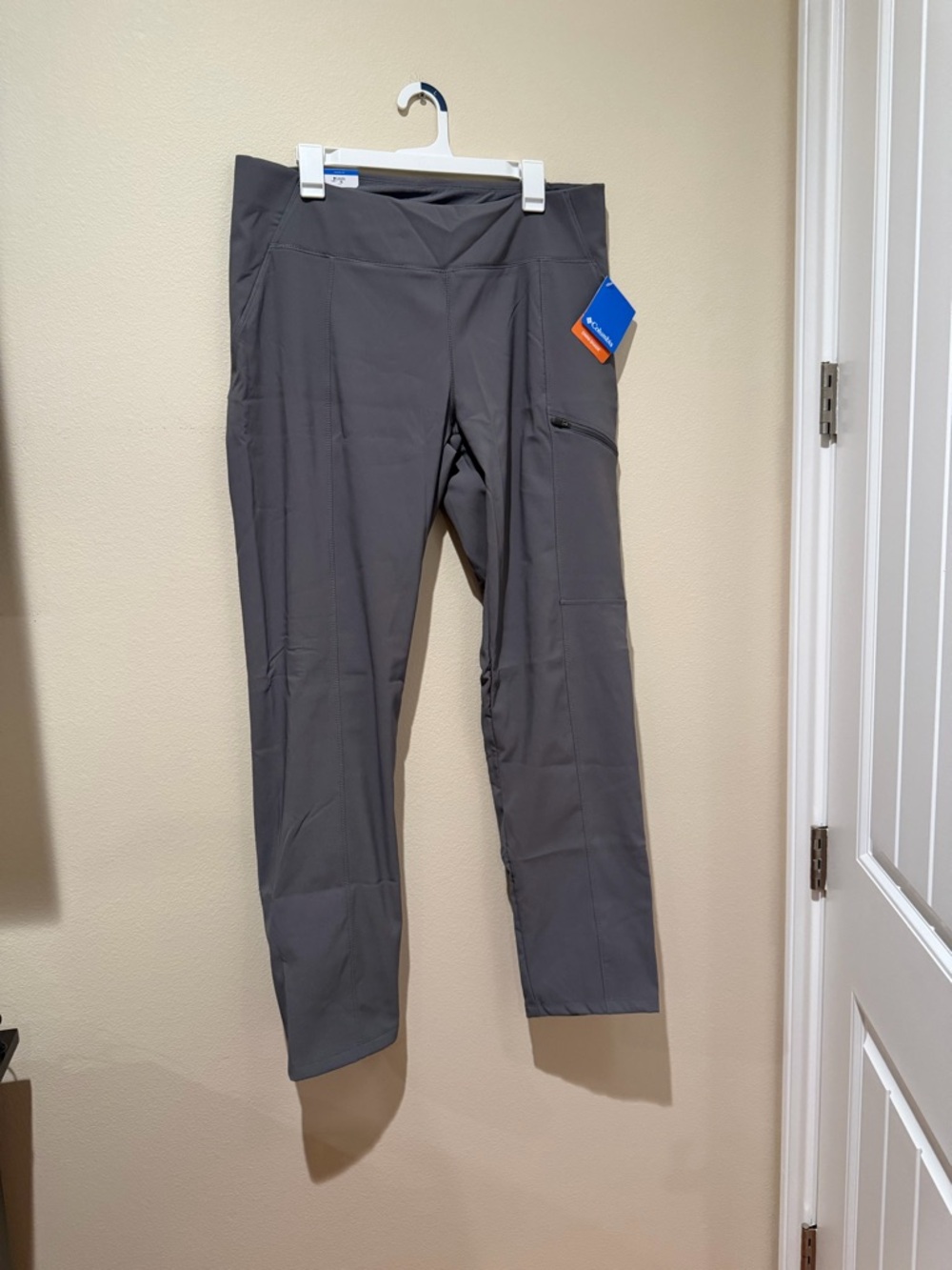 NWT Columbia Women’s Gray Cargo Pants